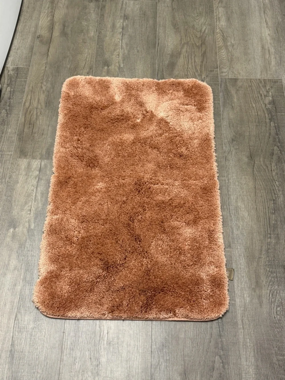 Fieldcrest Peach-Tone Plush Bath Mat with Branded Tag 34x21”
